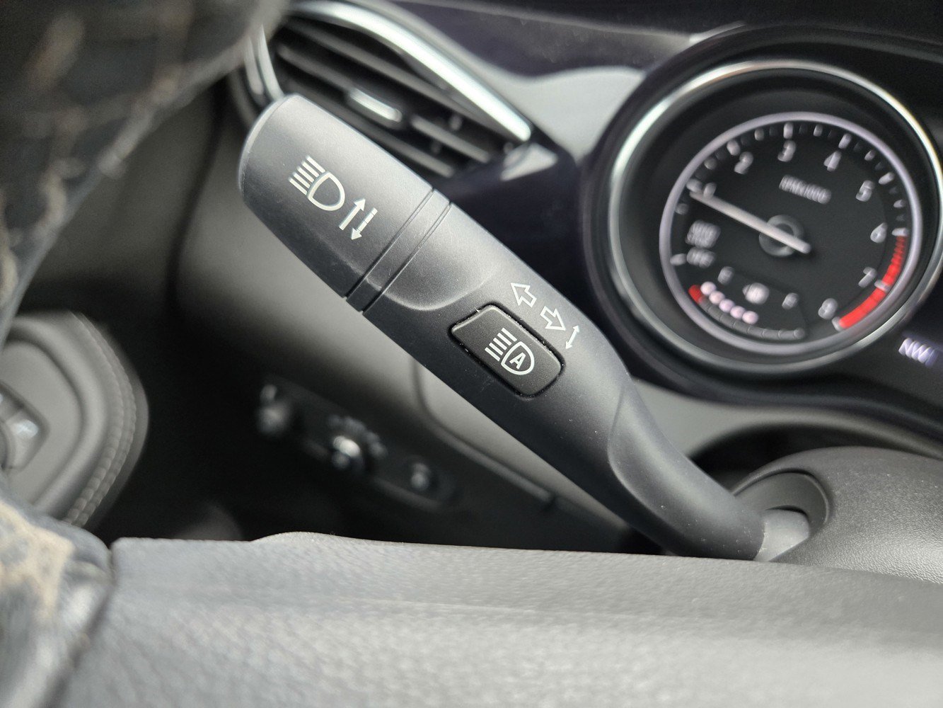 Used 2020 Satin Steel Metallic Buick Select image 22