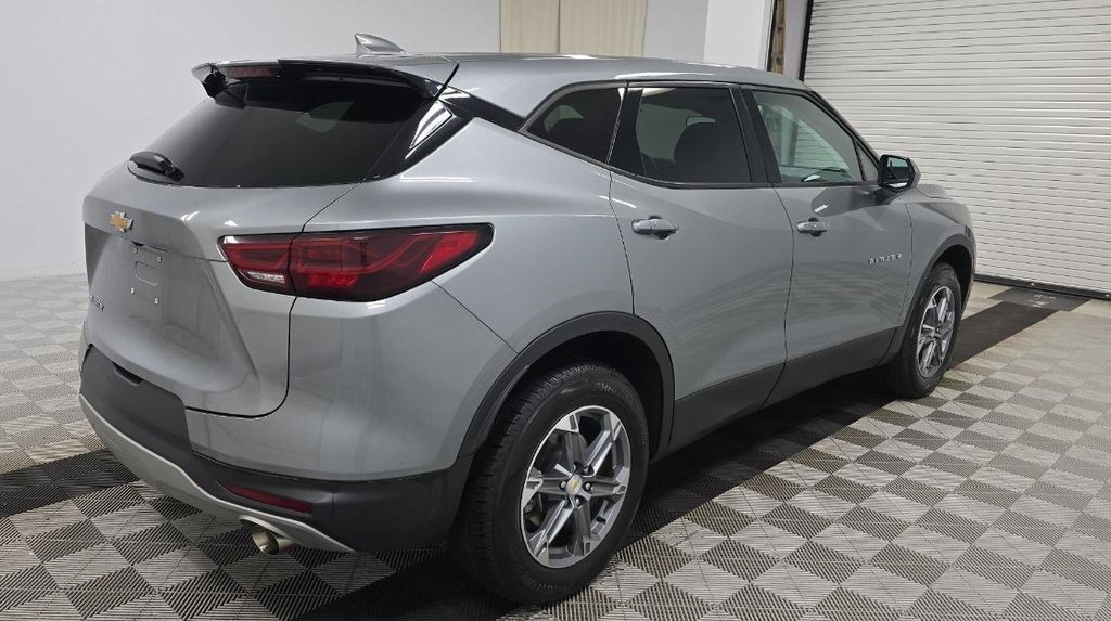 2023 Chevrolet Blazer 2LT photo 3
