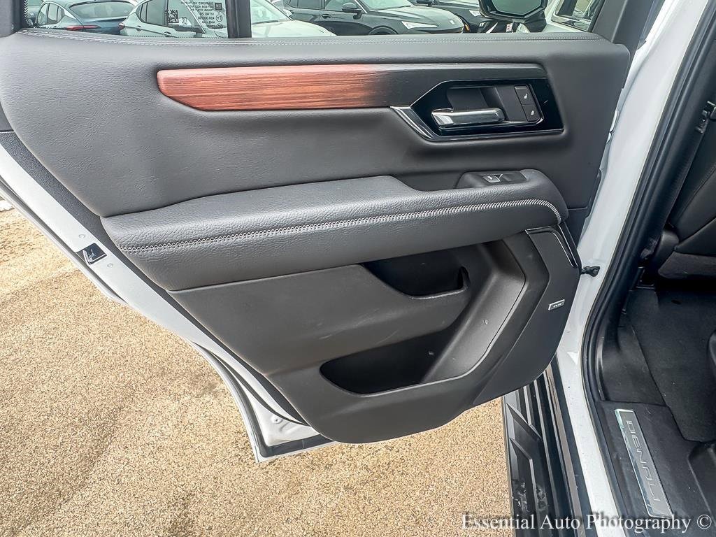 2025 GMC YUKON - Image 24