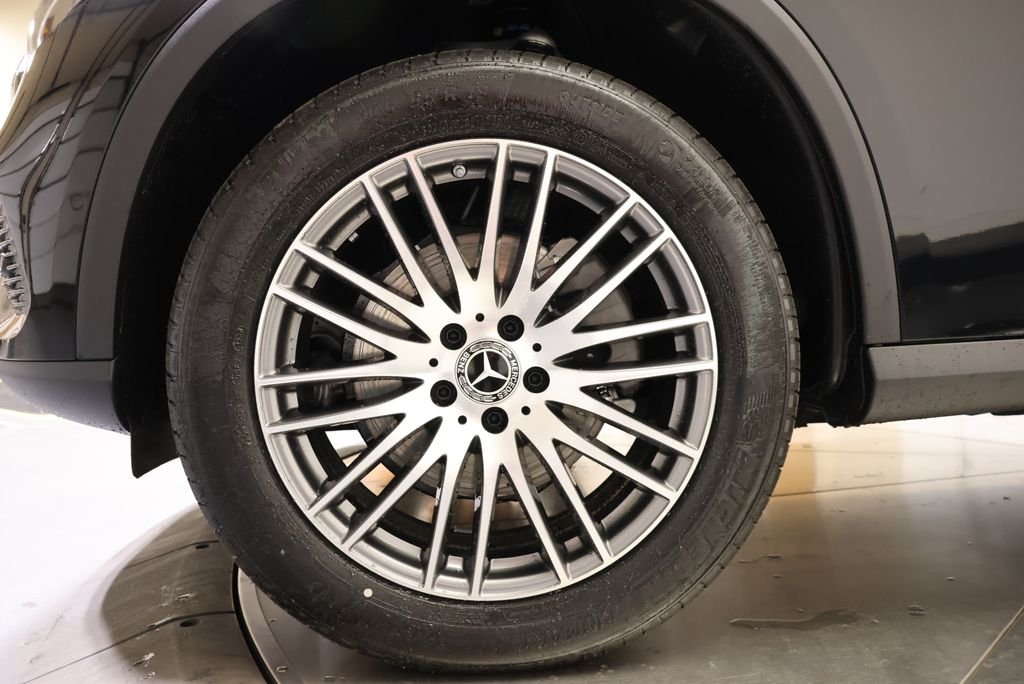 Used 2026 Black Mercedes-Benz GLC 300 image 11