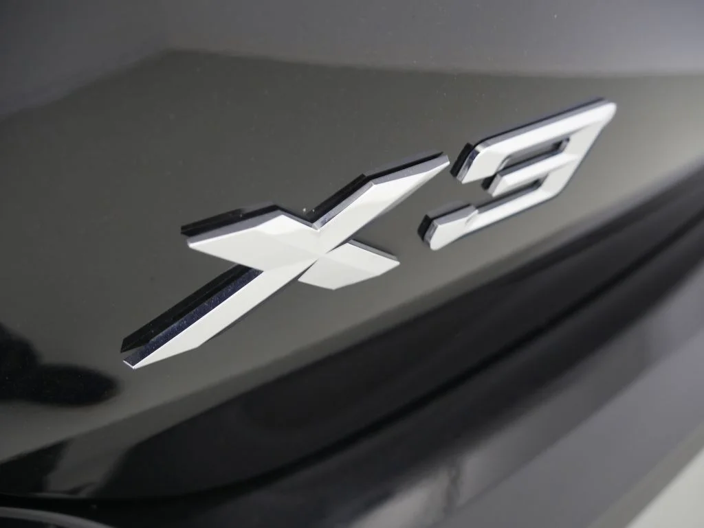 Used 2023 Jet Black BMW xDrive30i image 9