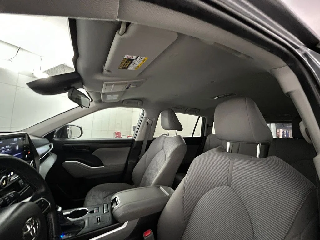 Used 2022 Gray Toyota LE image 25