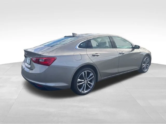 Used 2025 Mineral Gray Metallic Chevrolet 1LT image 6