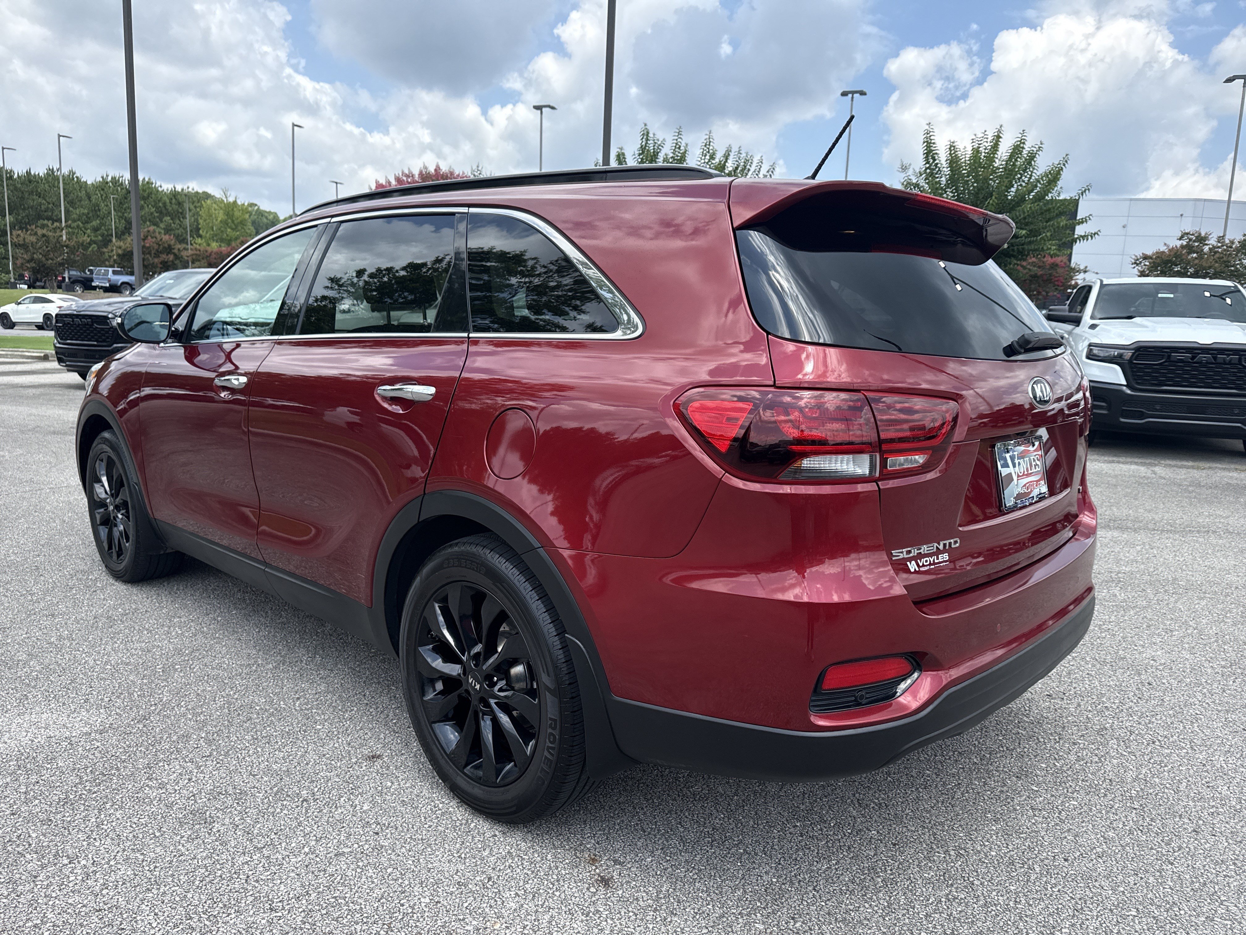 Used 2019 Passion Red Kia S V6 image 5