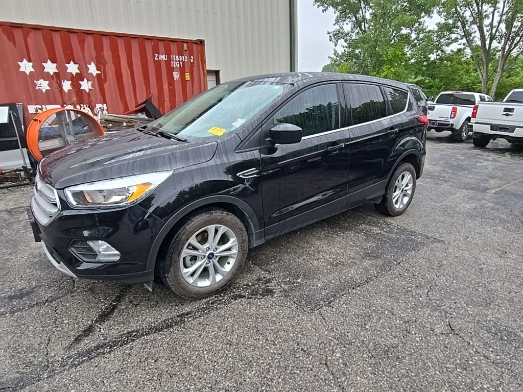 Used 2019 Ford Escape SE with VIN 1FMCU0GD5KUA46926 for sale in Kansas City