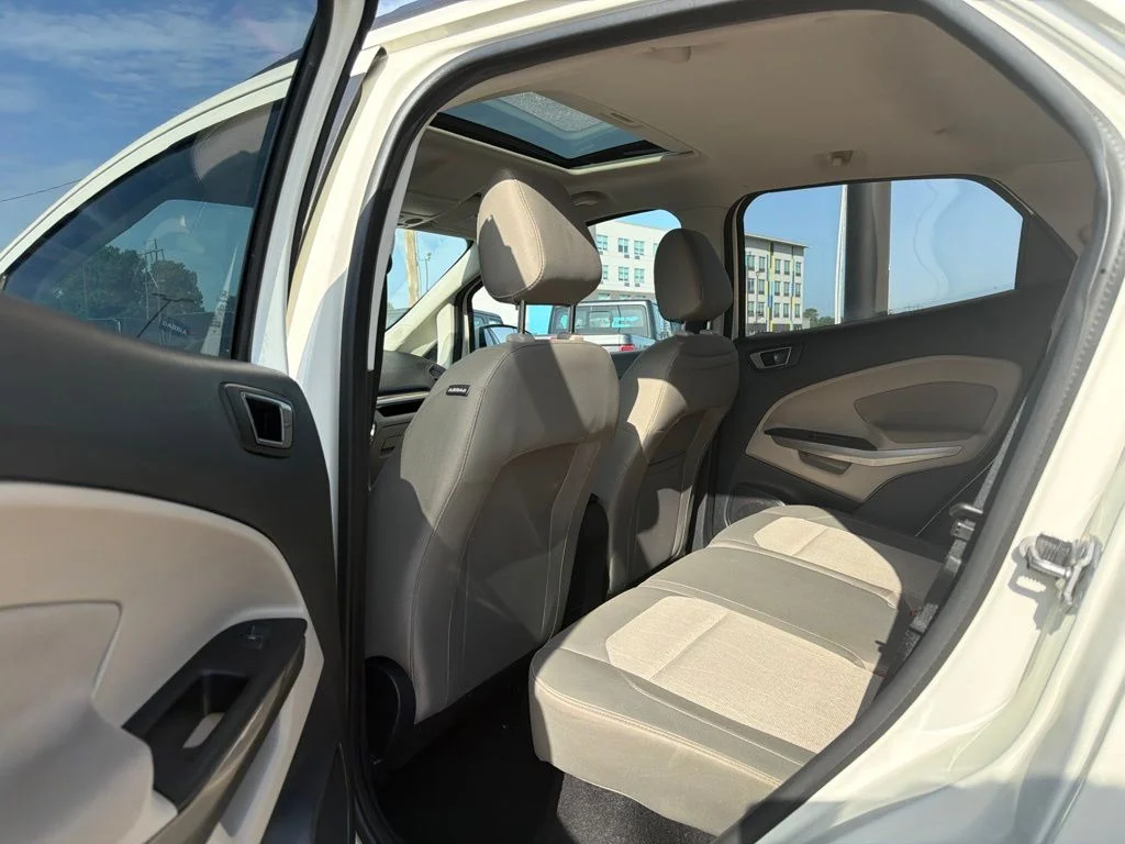 Used 2020 White Ford SE image 15