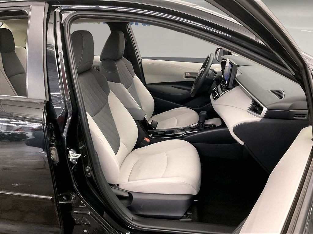 Used 2022 Black Toyota LE image 10