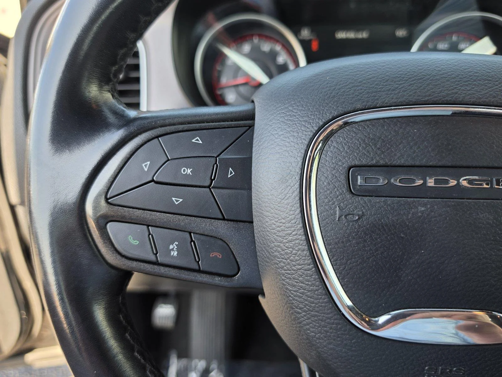 Used 2023  Dodge SXT image 27