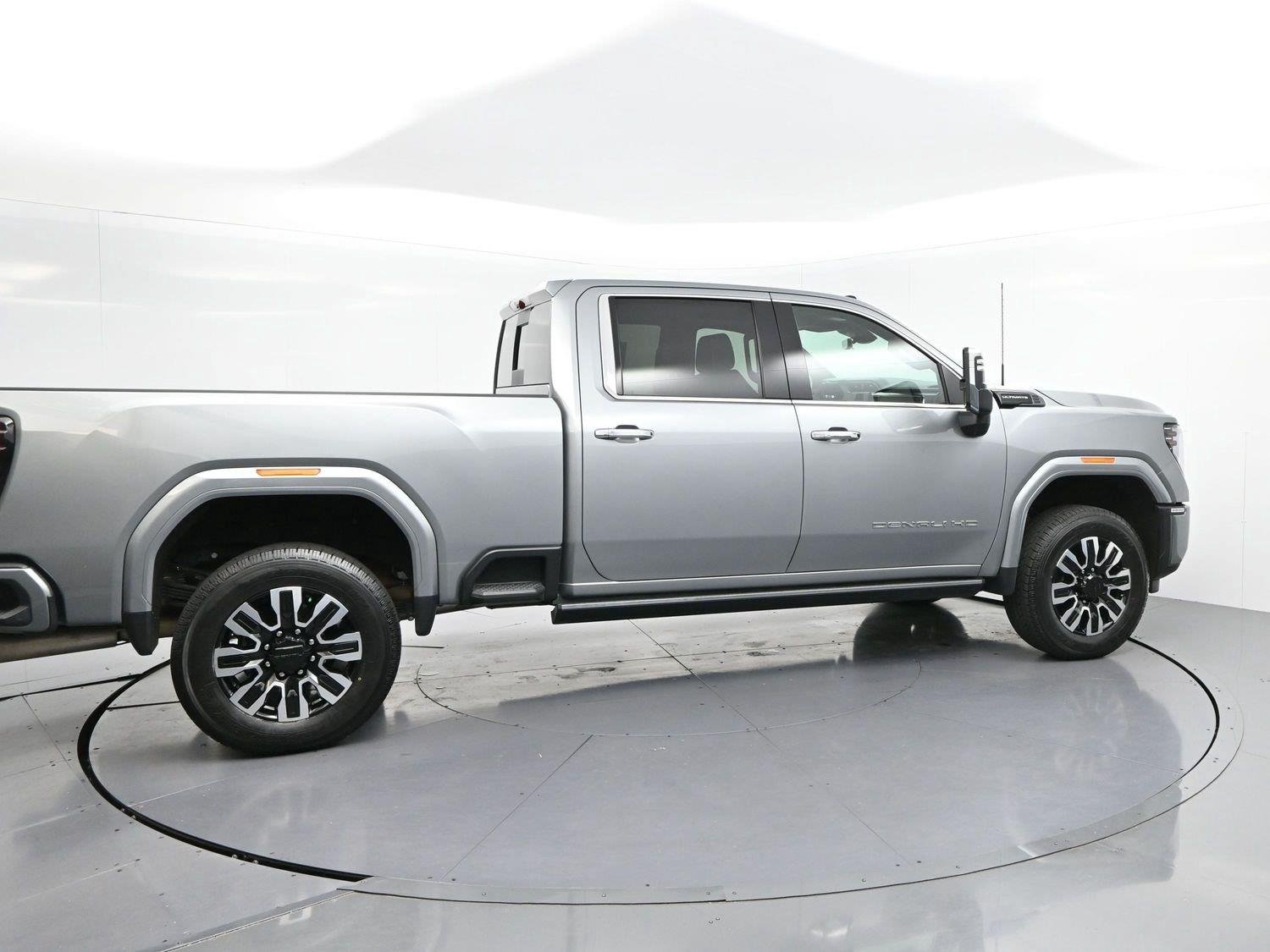 Used 2025 Sterling Metallic GMC Denali Ultimate image 8