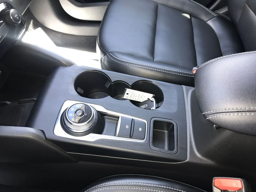 Used 2025  Ford Platinum image 21