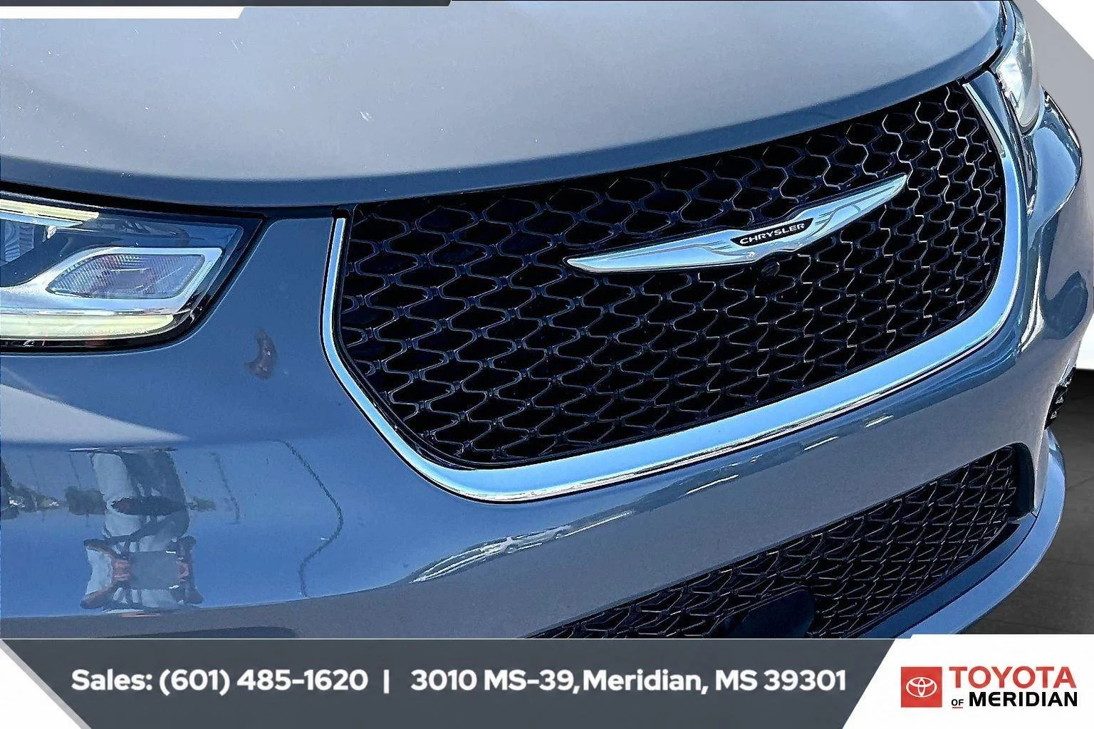Used 2022 Ceramic Gray Clearcoat Chrysler Hybrid Touring L image 22