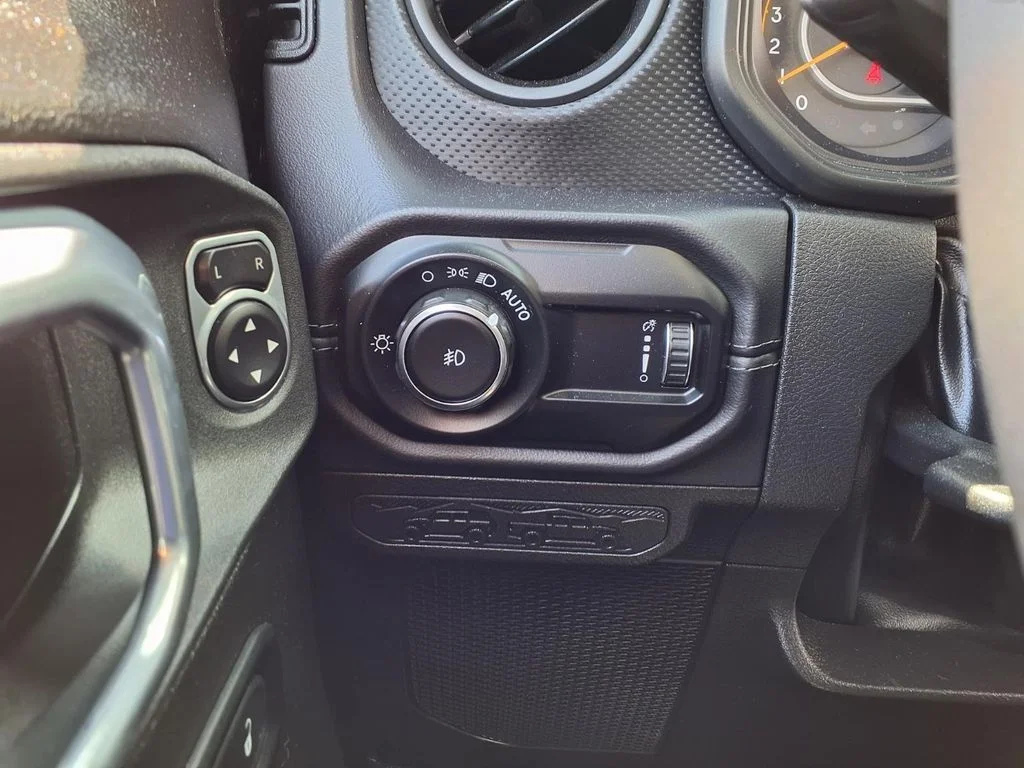 Used 2025 Black Jeep Rubicon image 17