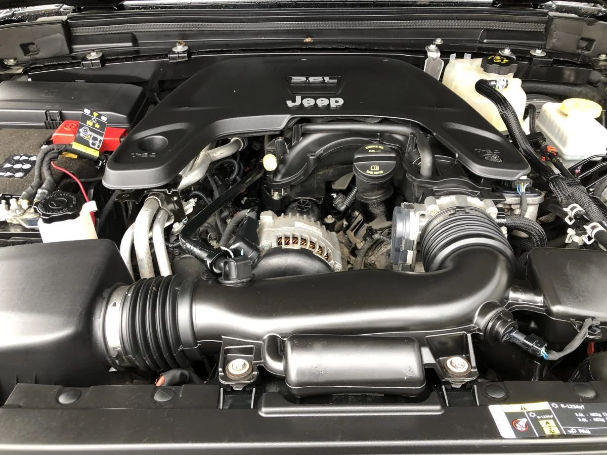 Used 2019 Black Jeep Unlimited Sahara 4x4 image 10