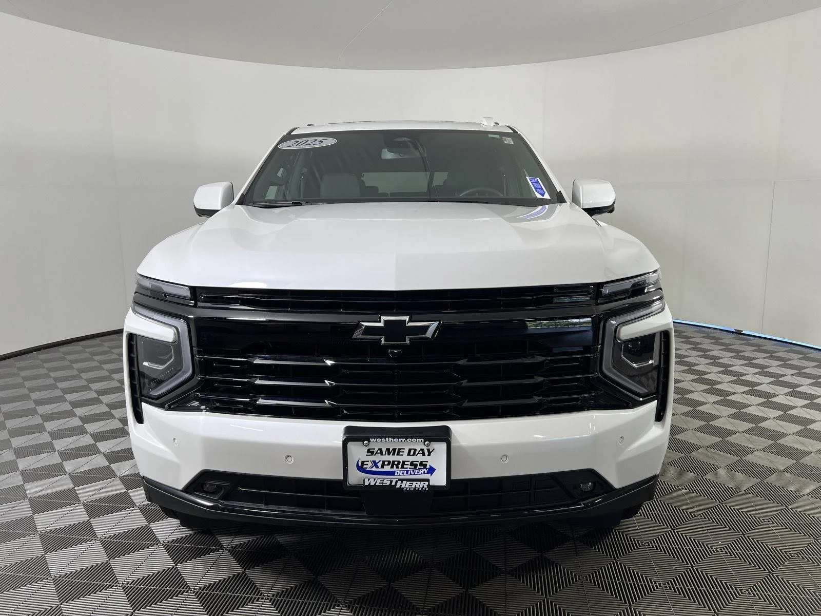 Used 2025 Iridescent Pearl Tricoat Chevrolet RST image 34