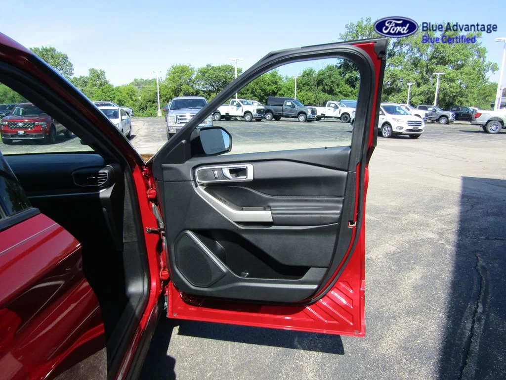 Certified Used 2024 Rapid Red Metallic Tinted Clearcoat Ford XLT image 40