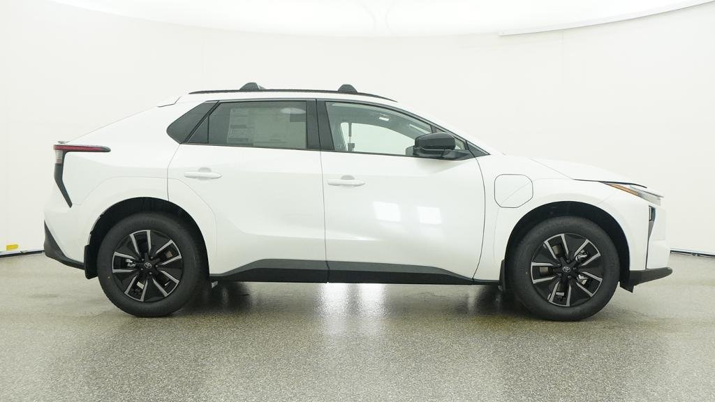 New 2026 Wind Chill Pearl Toyota XLE image 13