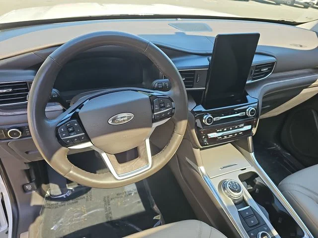 Used 2023 White Ford Platinum image 16