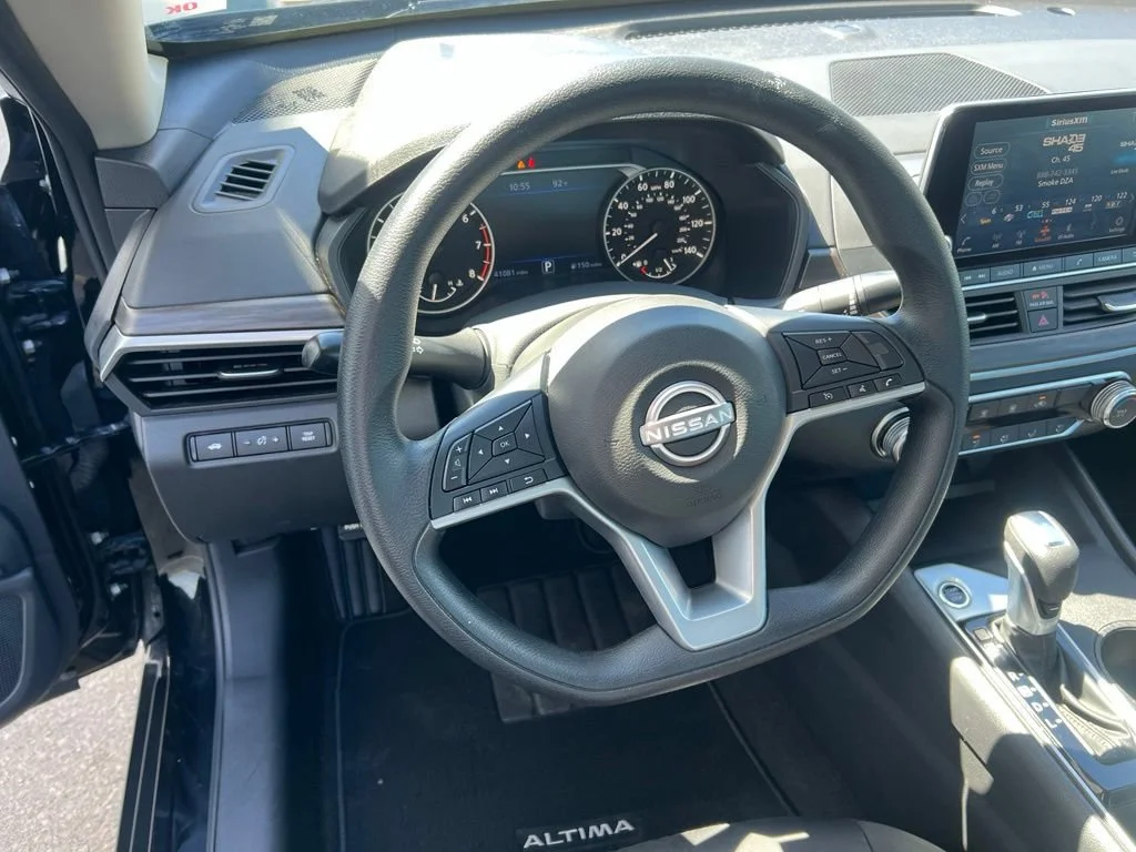 2025 Nissan Altima SV - Photo 13