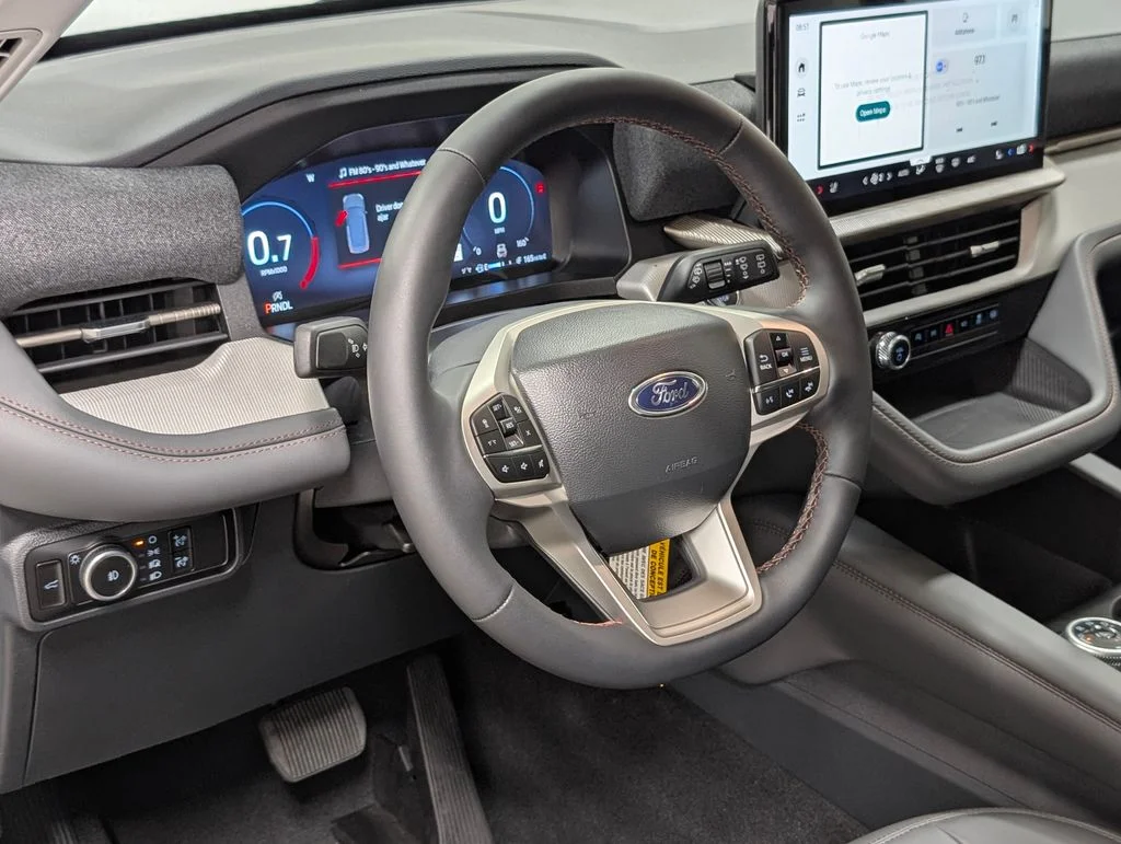 New 2026 Star White Metallic Tri-Coat Ford Active image 9