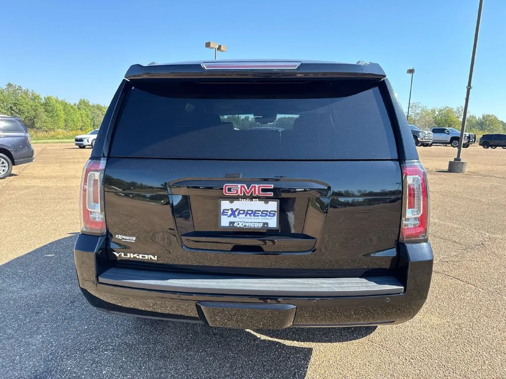 Used 2017 Black GMC SLT image 6