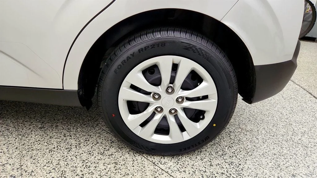Used 2021 Sparkling Silver Kia LX IVT image 9