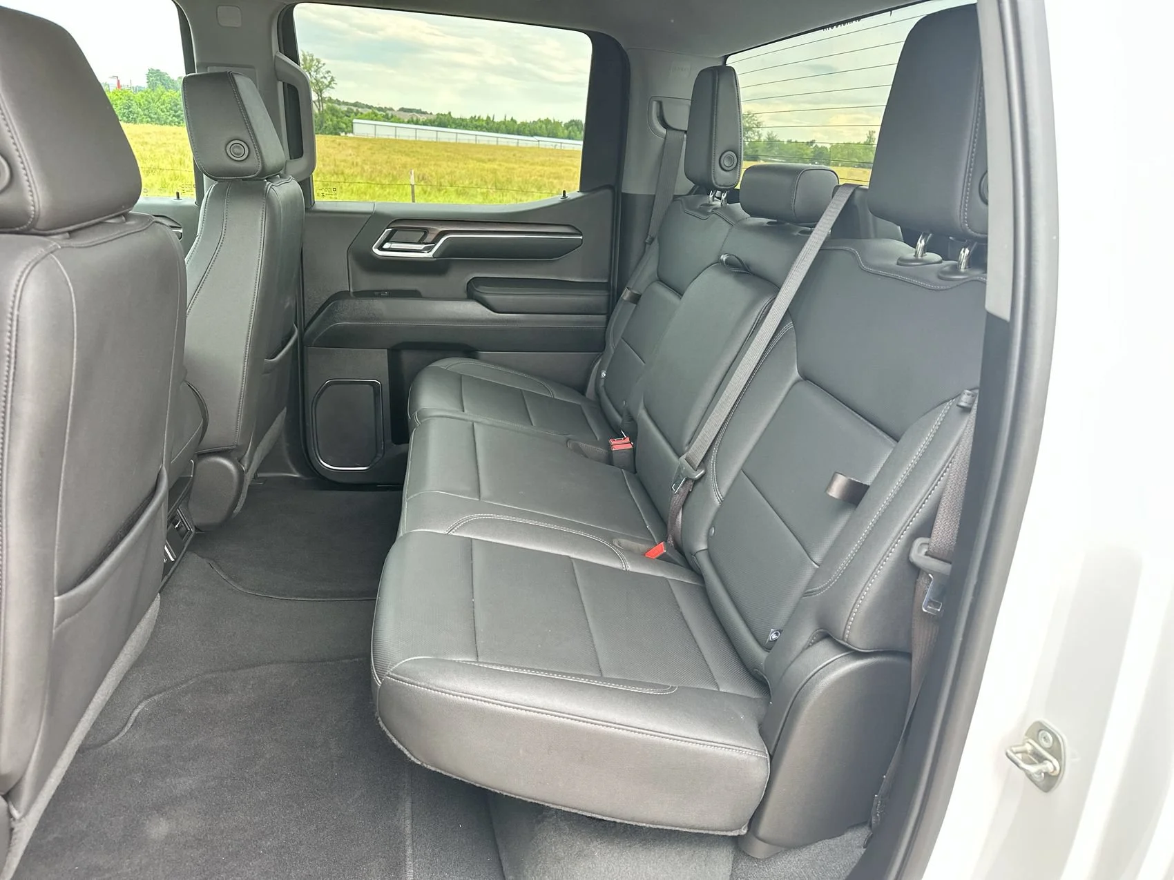 Used 2024 Summit White GMC SLT image 22