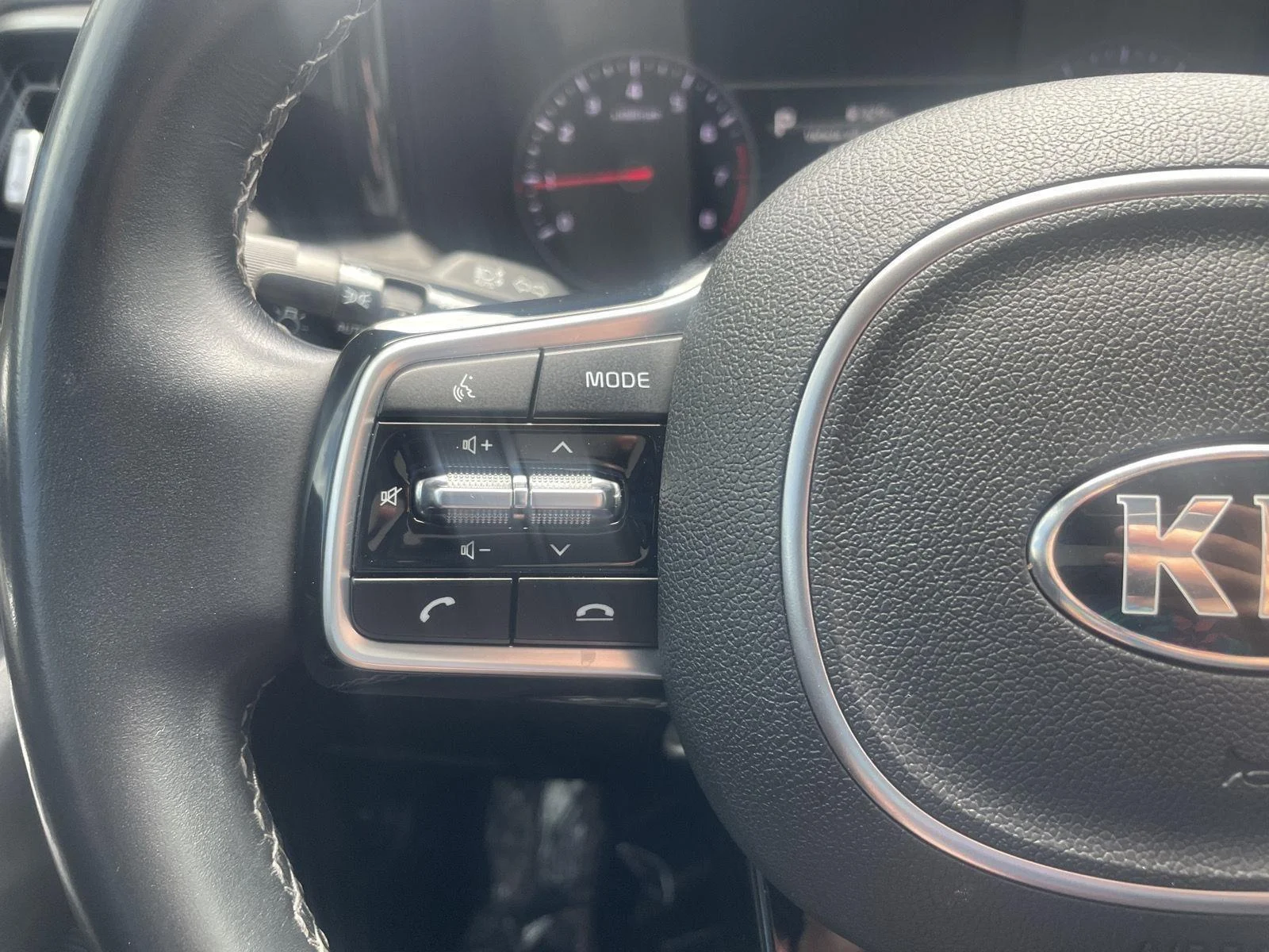 Used 2021 Aruba Green Kia EX image 17