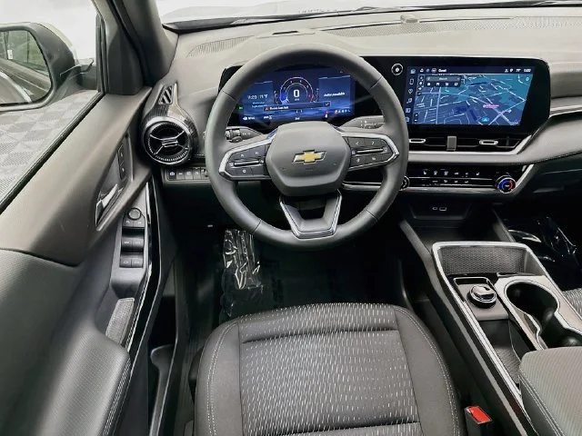 New 2027 Mosaic Black Metallic Chevrolet LT image 24