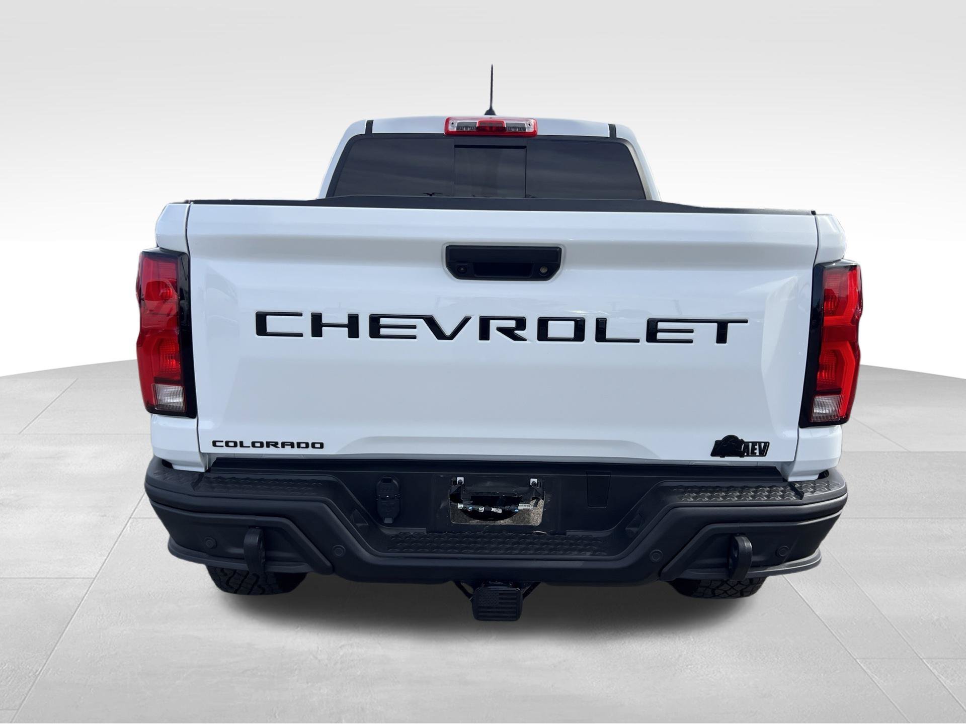Used 2025 White Chevrolet ZR2 image 6