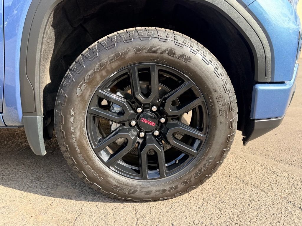 Used 2024 Downpour Metallic GMC Elevation image 17