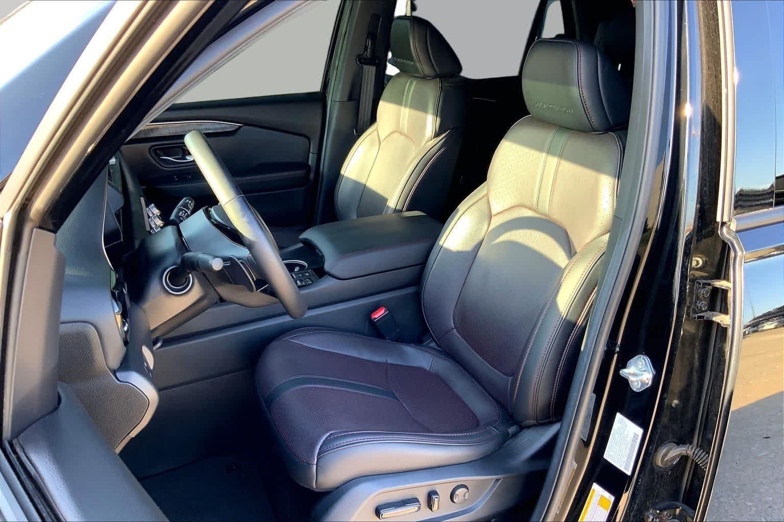 Used 2025 Crystal Black Pearl Honda Black Edition image 8
