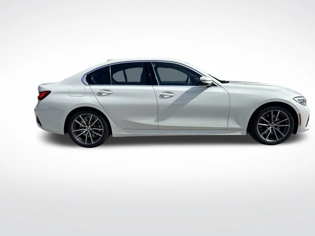 Used 2020 Alpine White BMW 330i image 4
