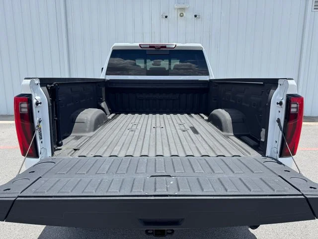 Used 2024 White Frost Tricoat GMC Denali Ultimate image 8
