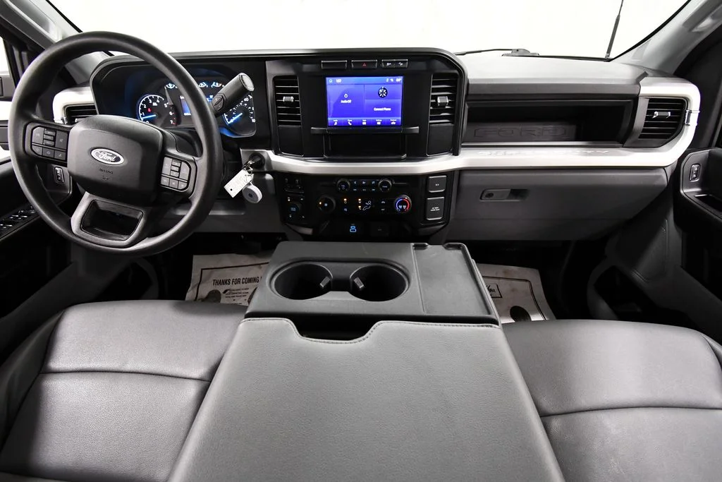 Used 2024 White Ford XL image 3