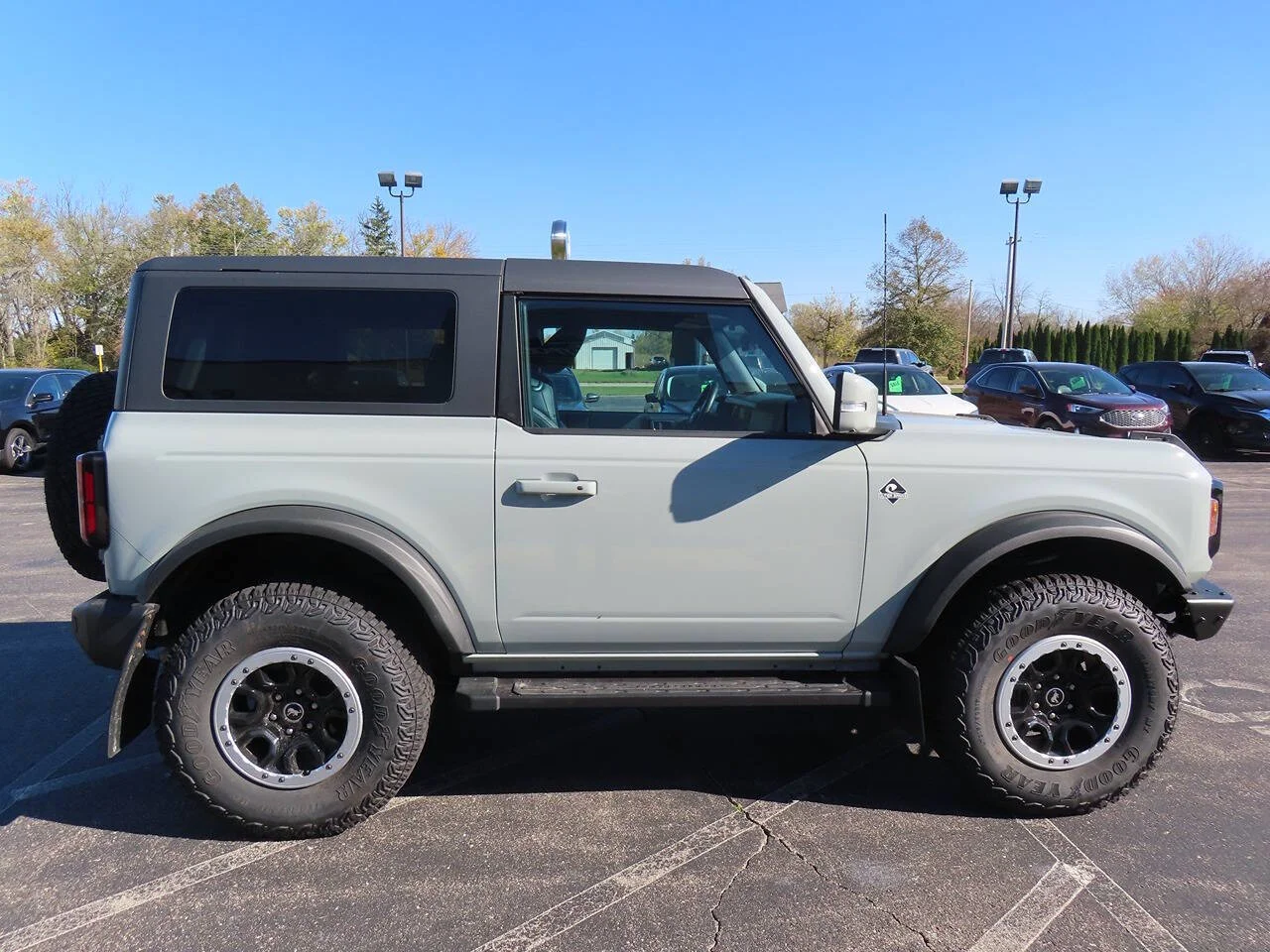 Used 2023 Cactus Gray Ford Outer Banks Advanced 4x4 2dr SUV image 4