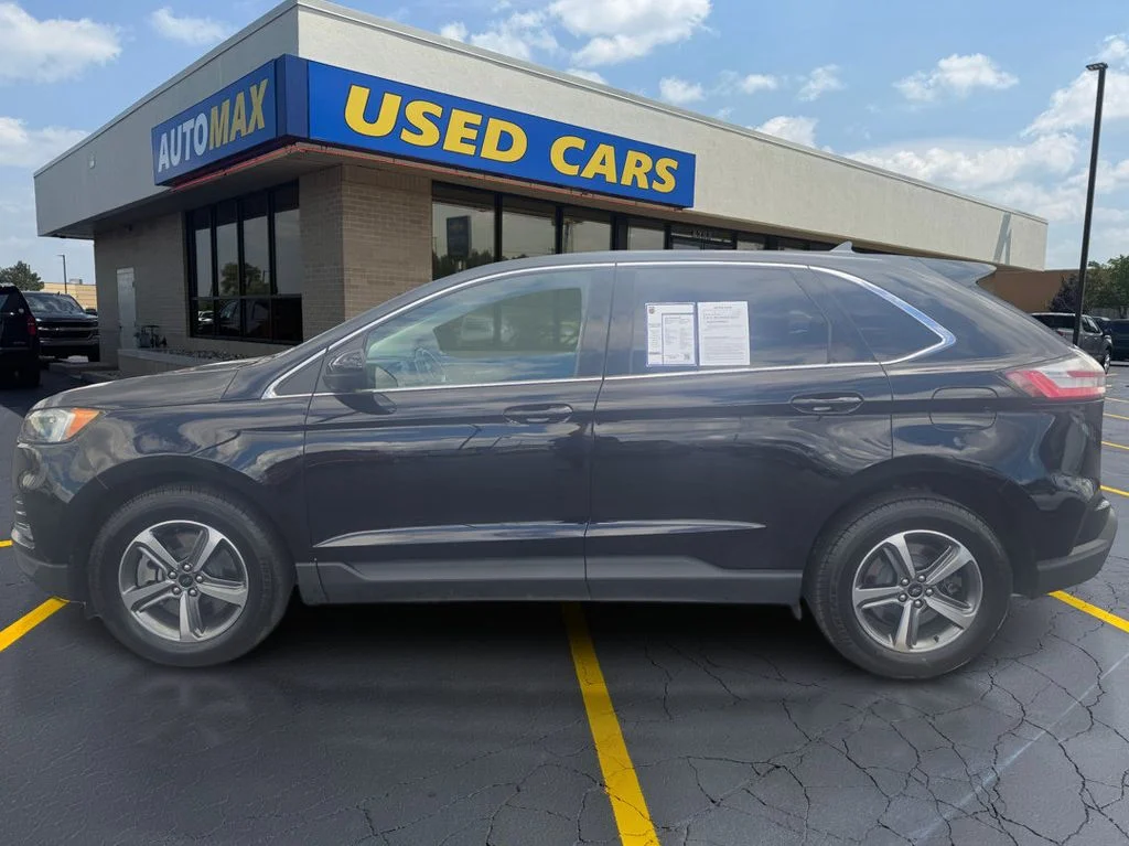 Used 2023 Black Metallic Ford SEL image 8