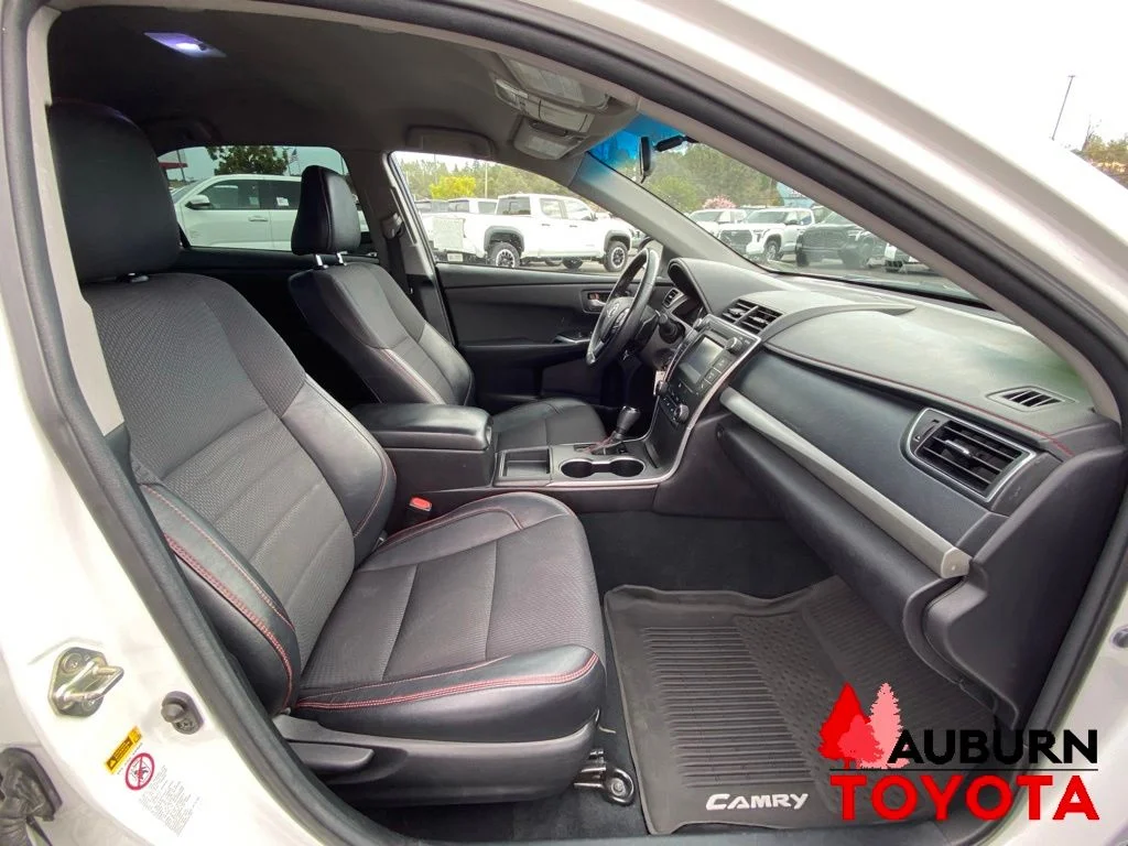 Used 2017 Ice Cap Toyota SE image 11