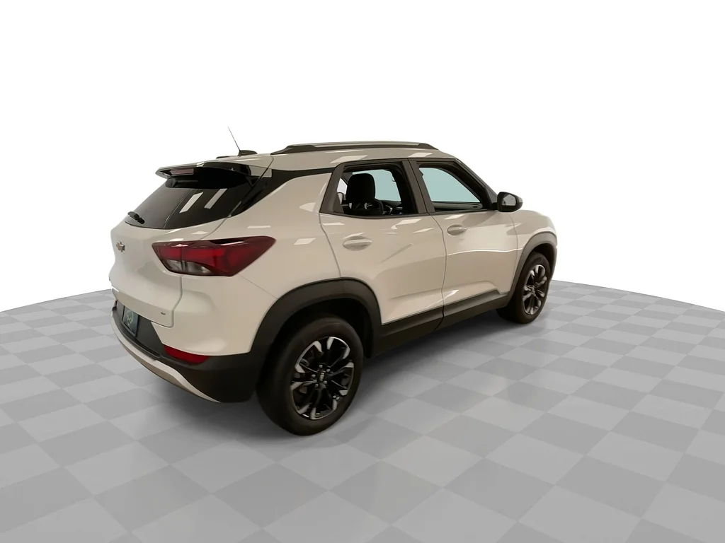 Used 2023 Summit White Chevrolet LT image 9