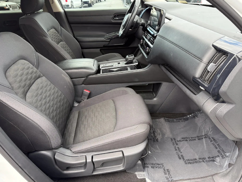 Used 2025 White Nissan SV image 15