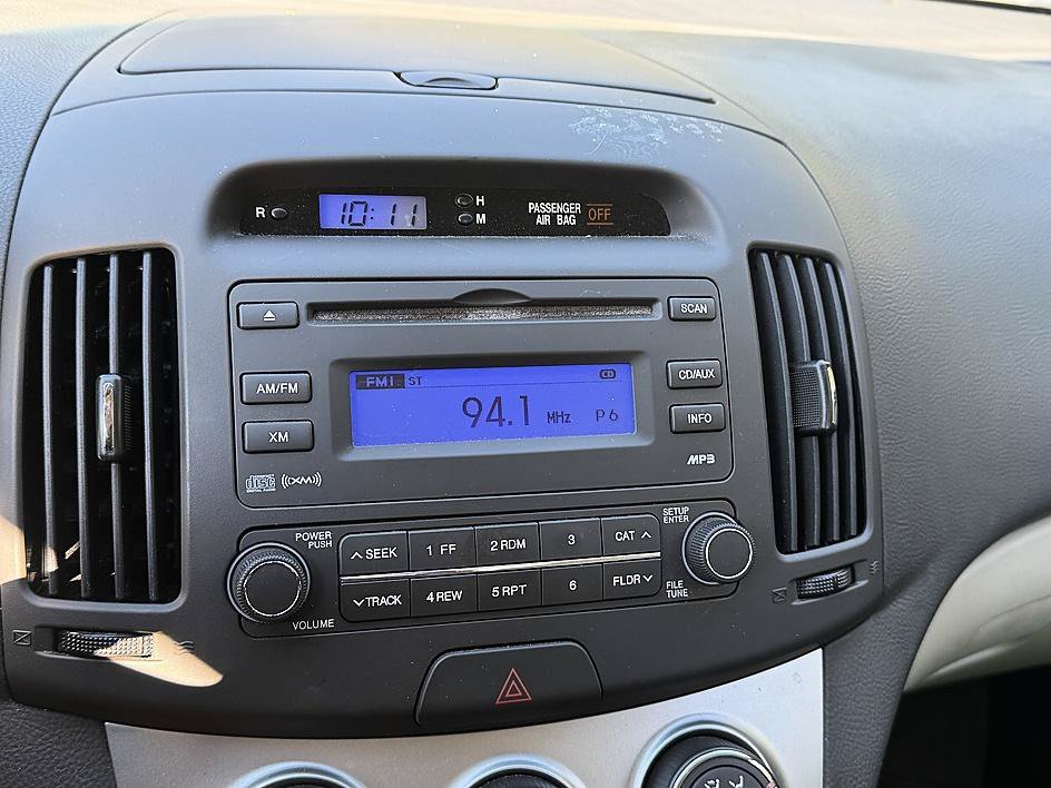 Used 2010 Natural Khaki Pearl Hyundai GLS image 9