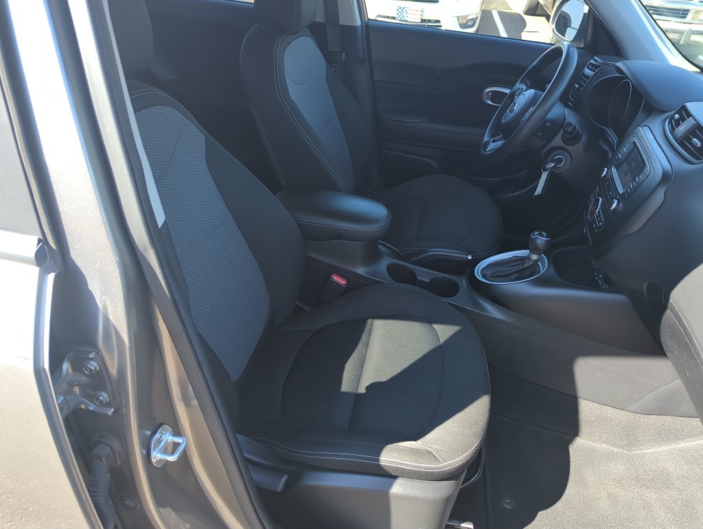 Used 2017 Gray Kia Plus image 35