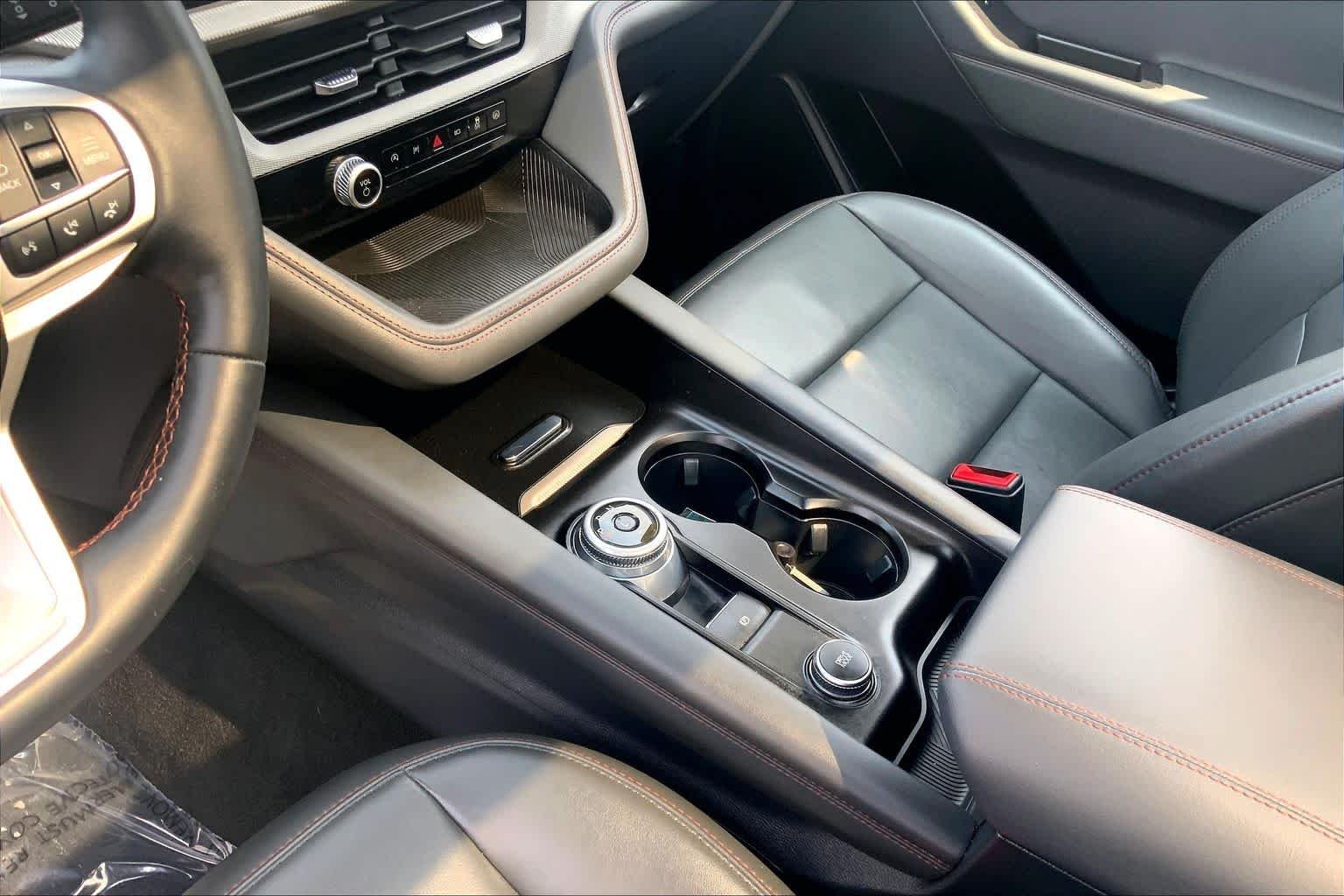 Used 2025 Star White Ford Active image 17