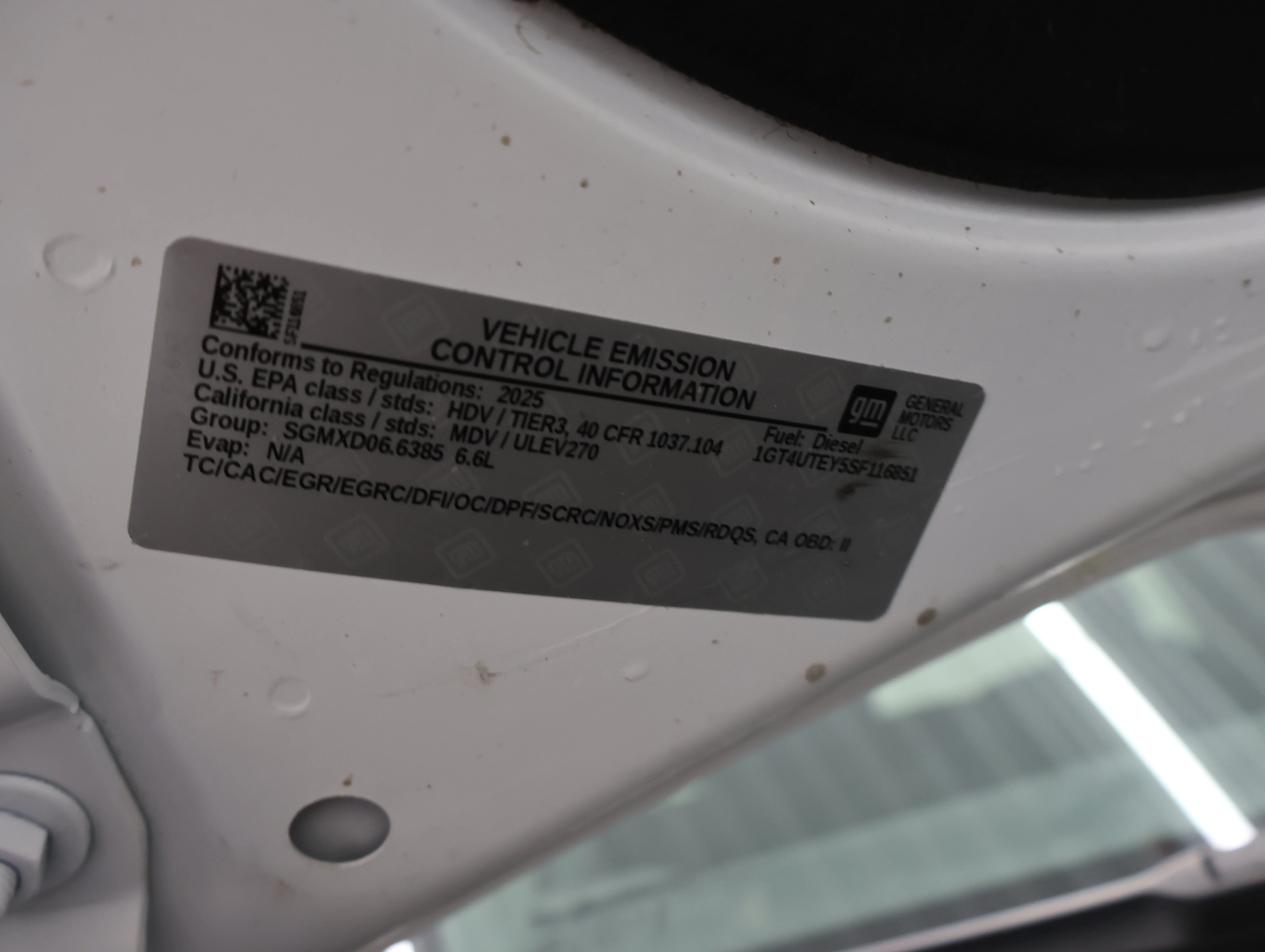 Used 2025 Summit White GMC SLE image 20