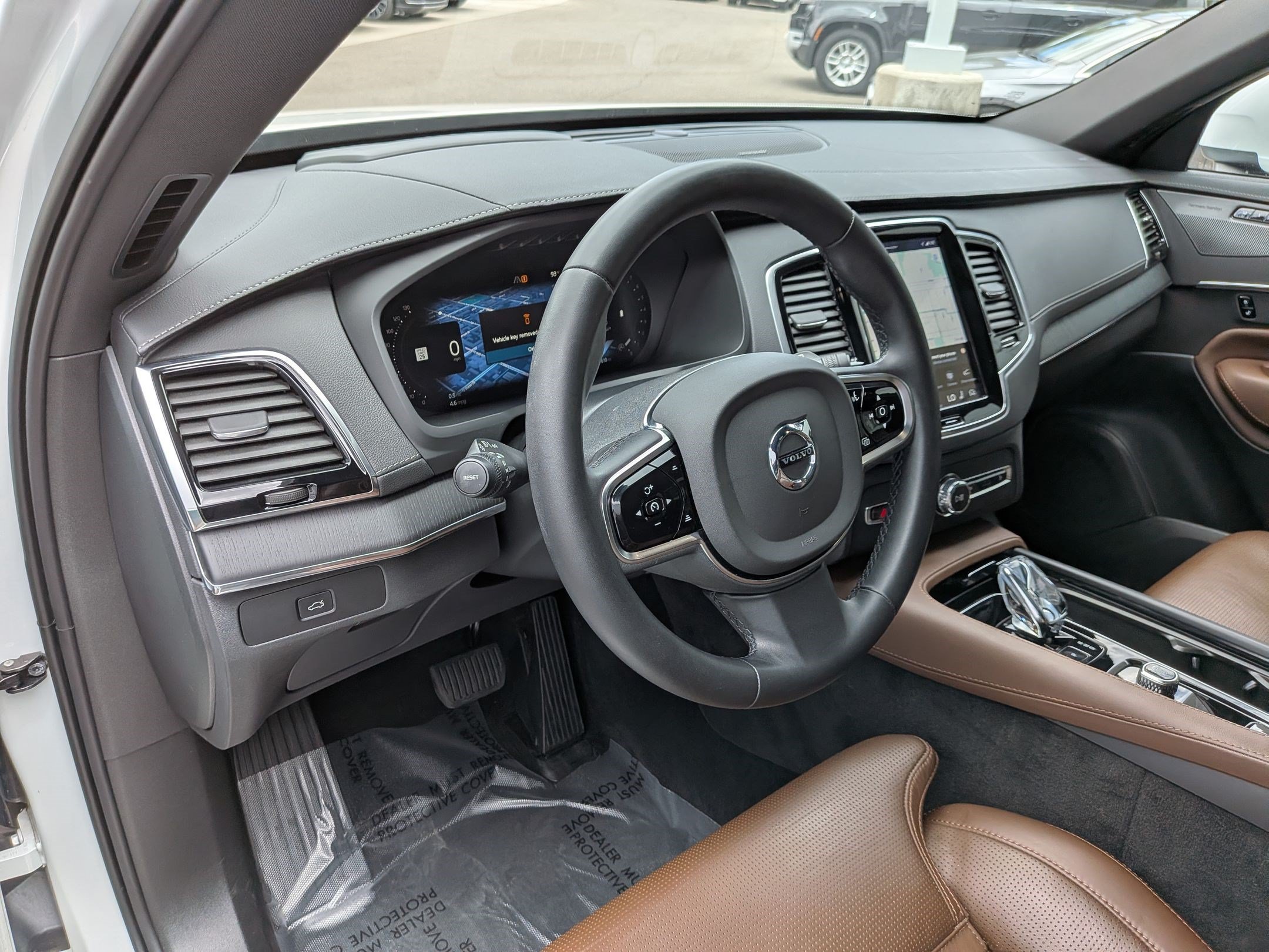 Certified Used 2023 Crystal White Volvo Ultimate image 14