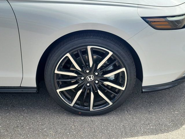 New 2026 Platinum White Pearl Honda Touring image 9