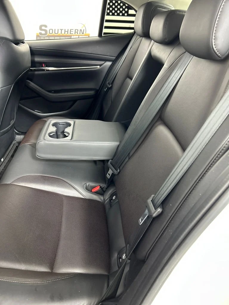 Used 2022 White Mazda Premium image 17