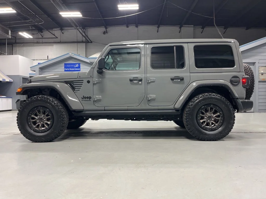 Used 2022 Gray Clearcoat Jeep Unlimited Sahara Altitude image 4