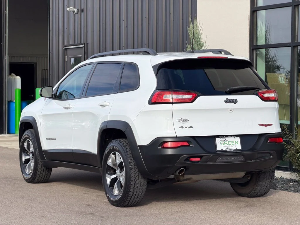 Used 2017 White Jeep Trailhawk image 3