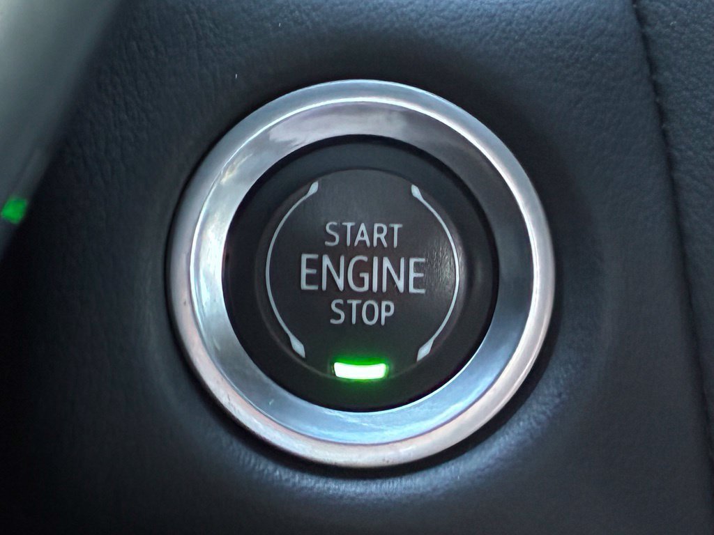 Used 2022 White Chevrolet Premier image 21