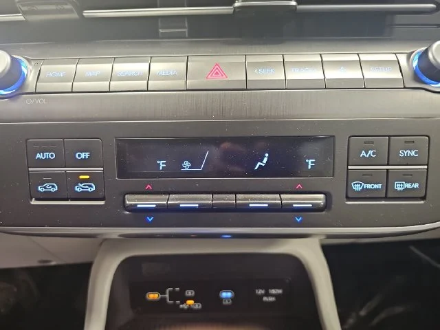 Used 2025 Black Hyundai SEL image 24
